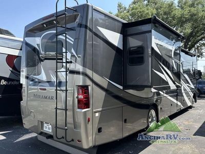 2022 Thor Motor Coach Miramar - Photo 4