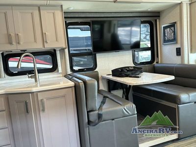 2022 Thor Motor Coach Miramar - Photo 7