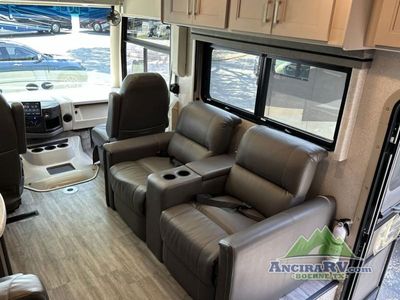 2022 Thor Motor Coach Miramar - Photo 8