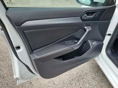 2024 Volkswagen Jetta — photo 17 view
