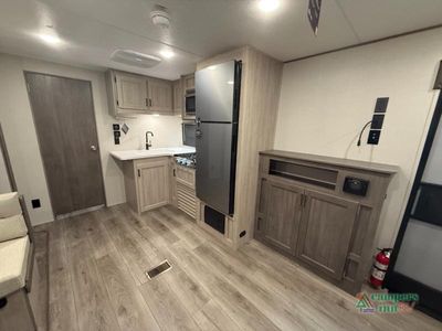 2026 Coachmen RV Catalina Summit Series 8 — photo 9 view