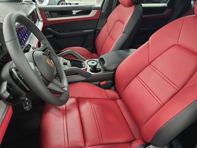2026 Porsche Cayenne Coupe - Photo 5