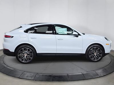 2026 Porsche Cayenne Coupe - Photo 8