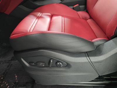 2026 Porsche Cayenne Coupe - Photo 23