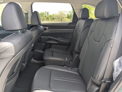 2026 Kia Sorento Hybrid — photo 18 view