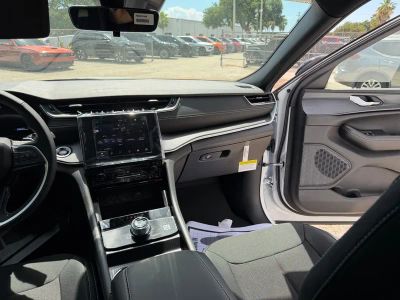 2026 Jeep Grand Cherokee — photo 31 view