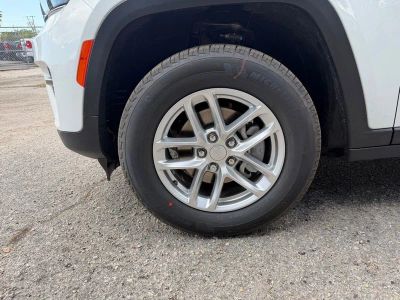 2026 Jeep Grand Cherokee — photo 9 view