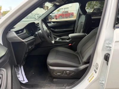 2026 Jeep Grand Cherokee — photo 16 view
