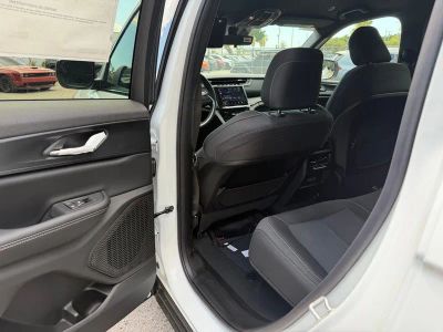 2026 Jeep Grand Cherokee — photo 24 view