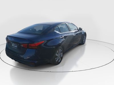 2023 Nissan Altima — photo 7 view