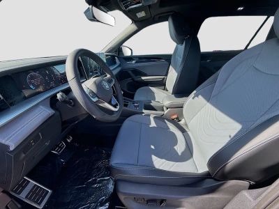 2026 Volkswagen Tiguan — photo 17 view