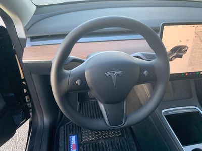 2022 Tesla Model Y - Photo 19