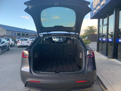 2022 Tesla Model Y - Photo 13