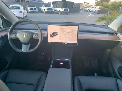 2022 Tesla Model Y - Photo 18
