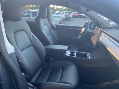 2022 Tesla Model Y - Photo 15