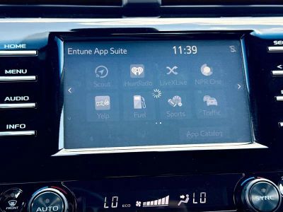 2018 Toyota Camry — photo 31 view