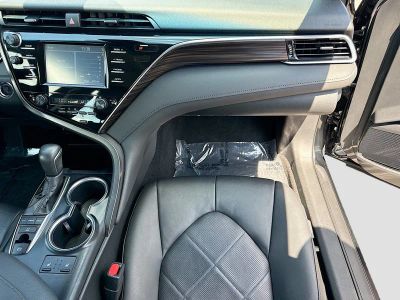 2018 Toyota Camry — photo 17 view