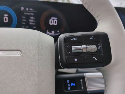 2026 Hyundai SANTA FE HYBRID — photo 31 view