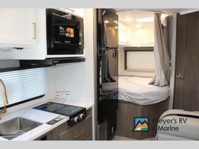 2025 Thor Motor Coach Four Winds ESpec Essential - Photo 16