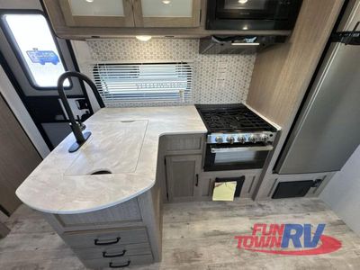 2026 Gulf Stream RV Yellowstone Classic - Photo 16
