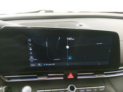2024 Hyundai Elantra — photo 17 view