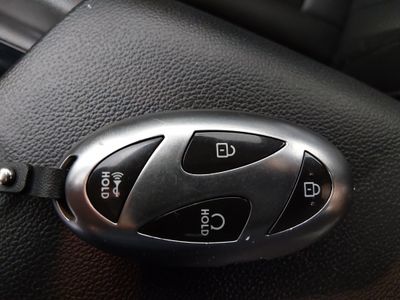 2024 Hyundai Elantra — photo 15 view