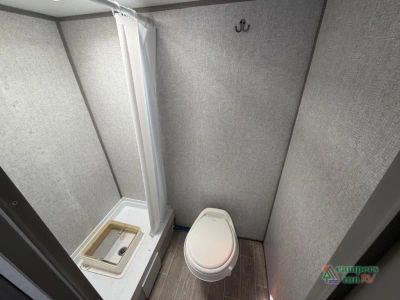 2022 Dutchmen RV Coleman — photo 24 view
