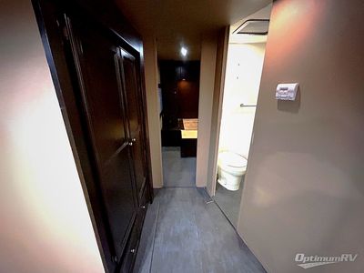 2013 Venture RV SportTrek - Photo 7