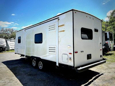 2013 Venture RV SportTrek - Photo 3
