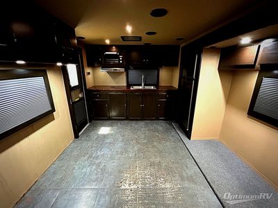 2013 Venture RV SportTrek - Photo 4