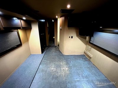 2013 Venture RV SportTrek - Photo 5