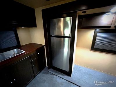 2013 Venture RV SportTrek - Photo 12