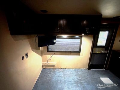 2013 Venture RV SportTrek - Photo 10