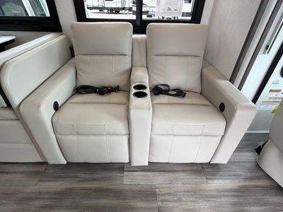 2026 Jayco Precept - Photo 14