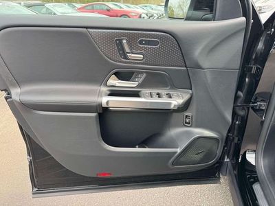 2026 Mercedes-Benz GLB — photo 18 view