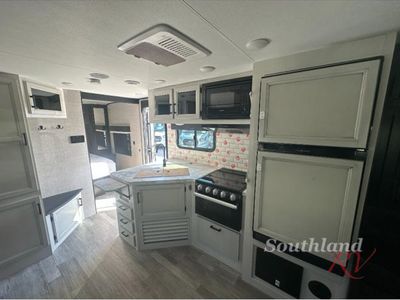 2022 Jayco Jay Feather - Photo 20