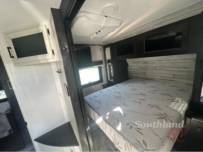 2022 Jayco Jay Feather - Photo 22