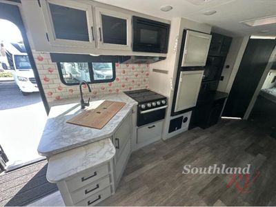 2022 Jayco Jay Feather - Photo 17