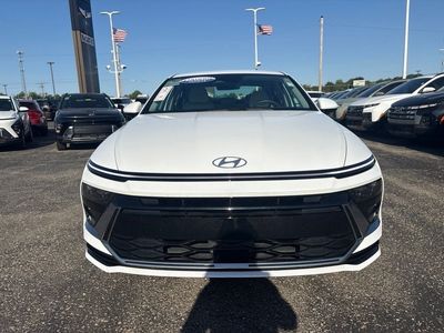 2025 Hyundai Sonata Hybrid - Photo 2