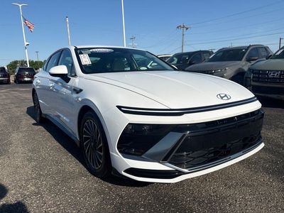 2025 Hyundai Sonata Hybrid - Photo 3