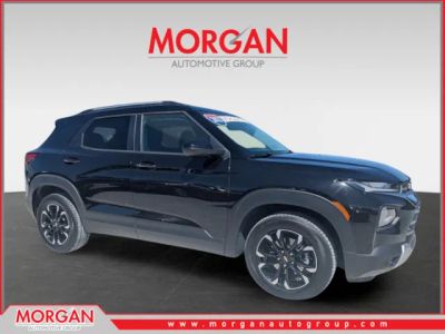 2021 Chevrolet Trailblazer LT in Mosaic Black Metallic — front three-quarter view