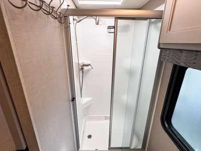 2023 Thor Motor Coach Miramar 34.7 - Photo 30