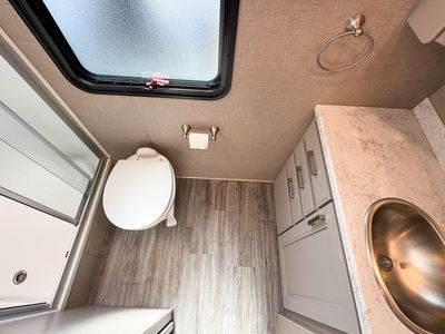 2023 Thor Motor Coach Miramar 34.7 - Photo 28