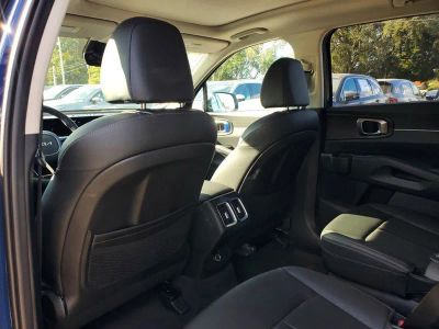 2025 Kia Sorento — photo 8 view