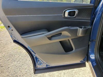 2025 Kia Sorento — photo 9 view
