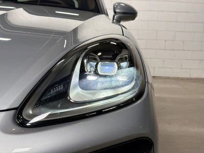 2023 Porsche Cayenne — photo 10 view