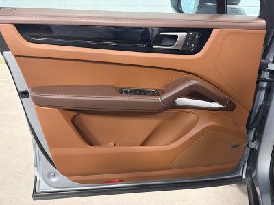 2023 Porsche Cayenne — photo 22 view