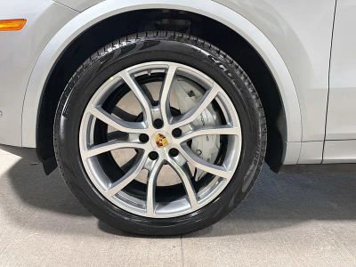 2023 Porsche Cayenne — photo 42 view