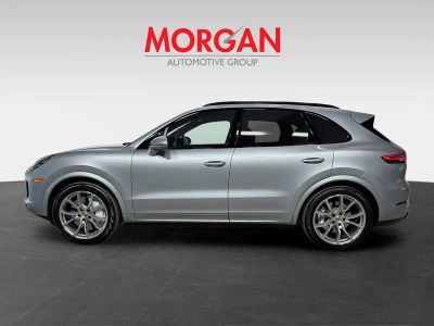 2023 Porsche Cayenne — side profile view