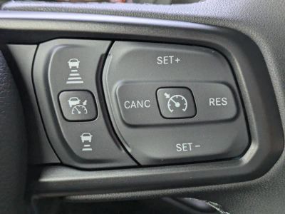 2026 Jeep Wrangler — photo 17 view